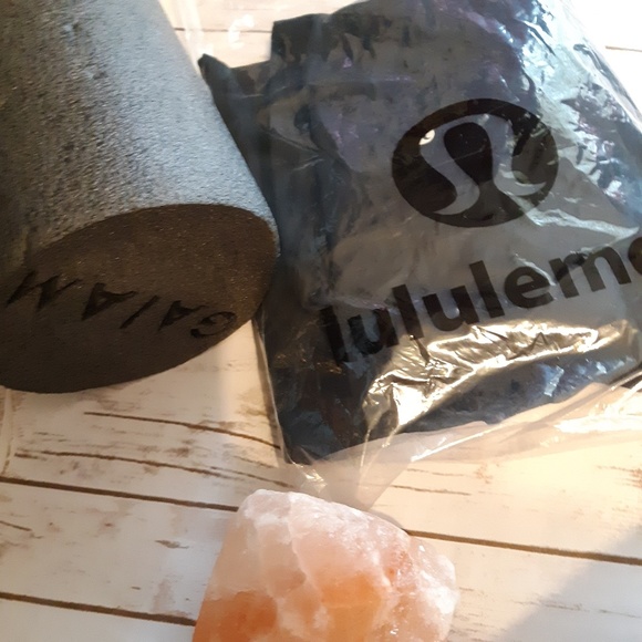 Lululemon Luon Tech Plus Rain Jacket - Picture 7 of 8